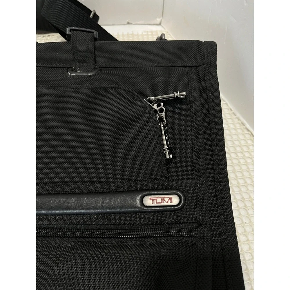 Tumi Alpha Tri-Fold Carry-On Garment Bag 22133D4 Black Nylon SuitBag travel